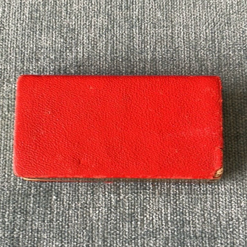 Red Leather Magnifying Glass - Picture 2 of 6